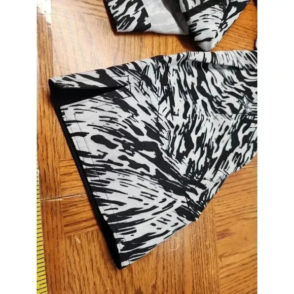 C.J. BANK ZIP UP JACKET BLACK AND WHITE PLUS SIZE 3X - Picture 7 of 7